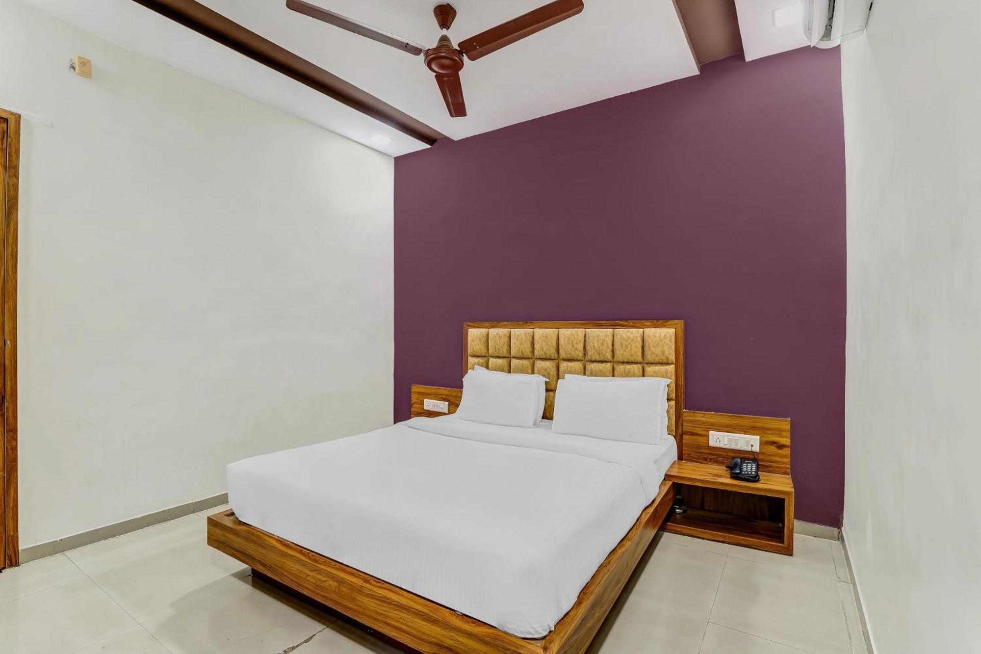 Capital O Maple View Hotel Naroda Exterior photo